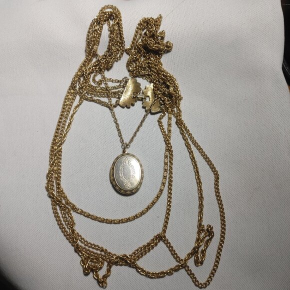 Multi Strand Necklace  Oval Locket Pendant Unique Clasp Design Vintage Gold Tone - Picture 9 of 12